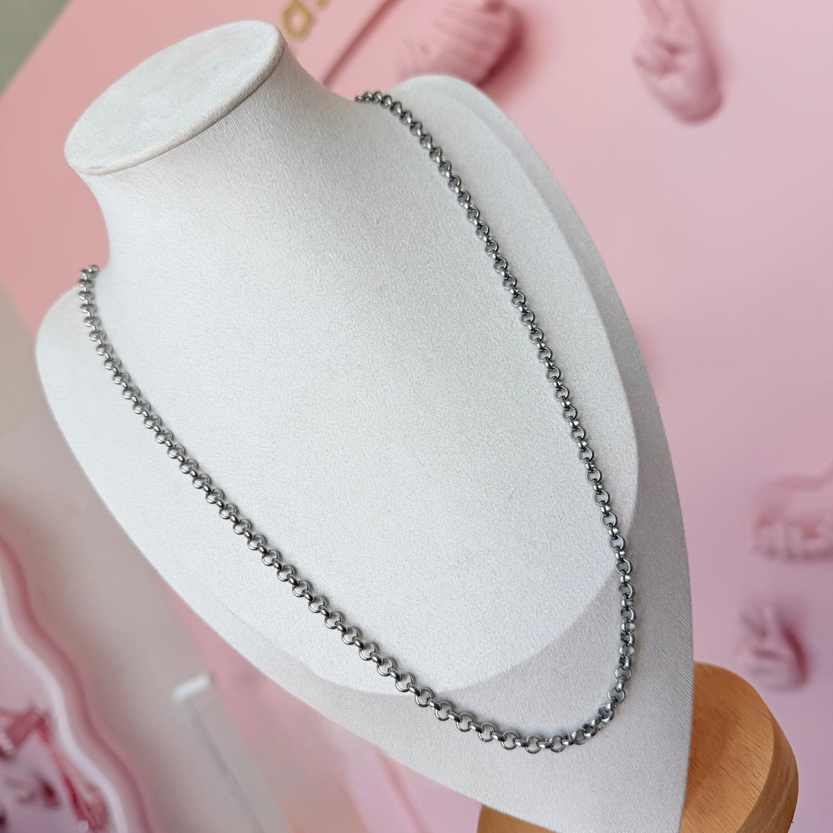 Signature Long Chain Collection
