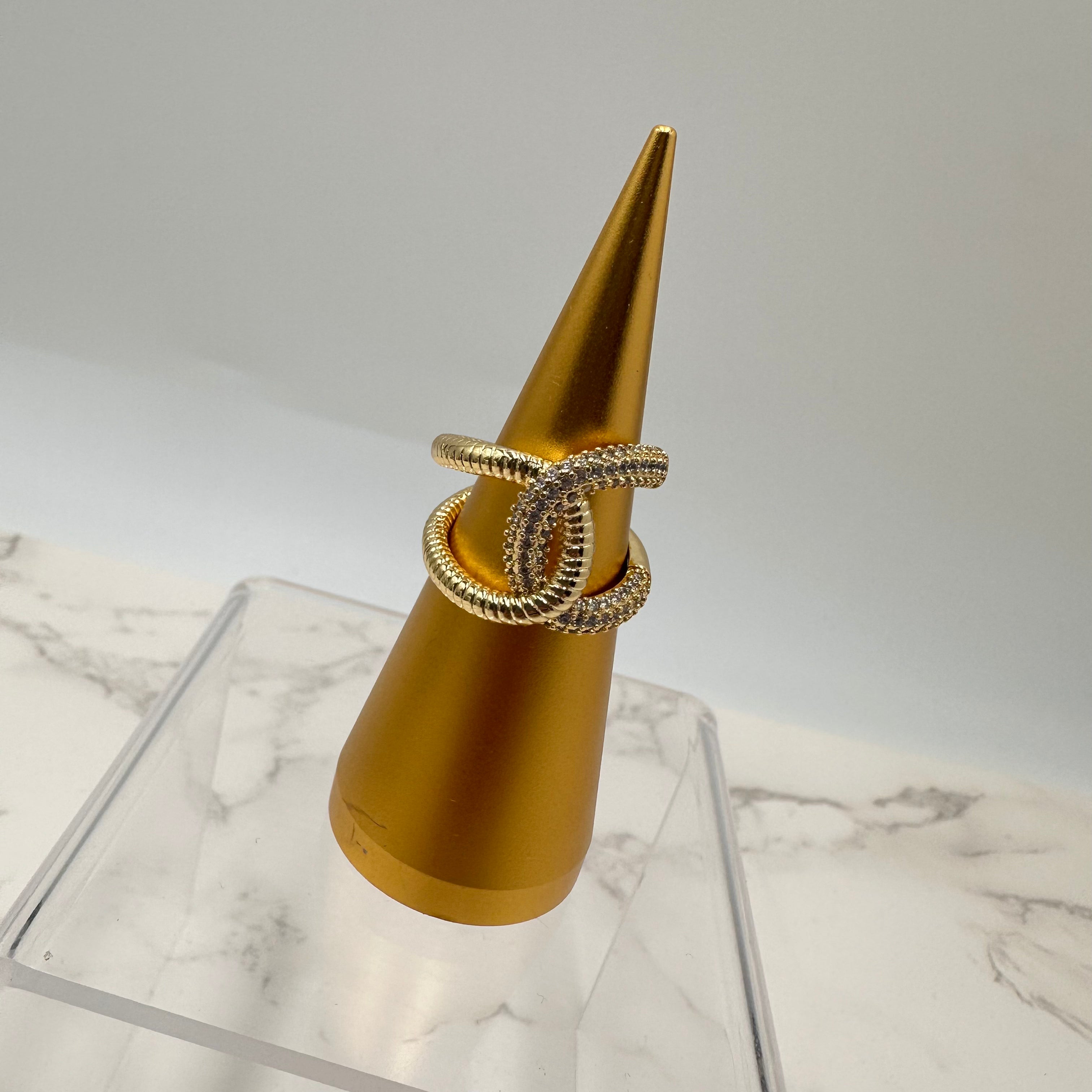 Interlaced Ring