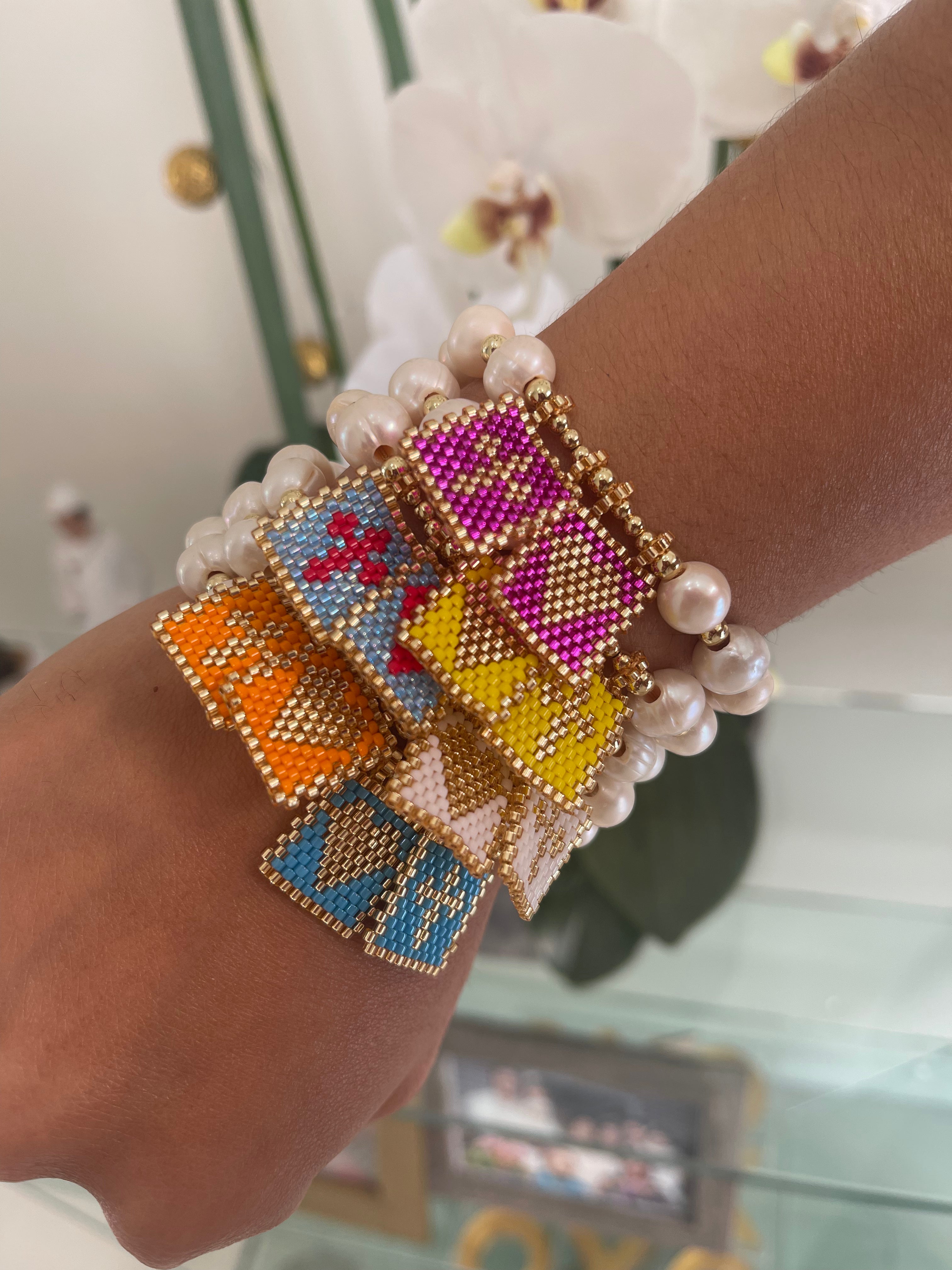Pearls Escapulario Gold Frame Bracelet