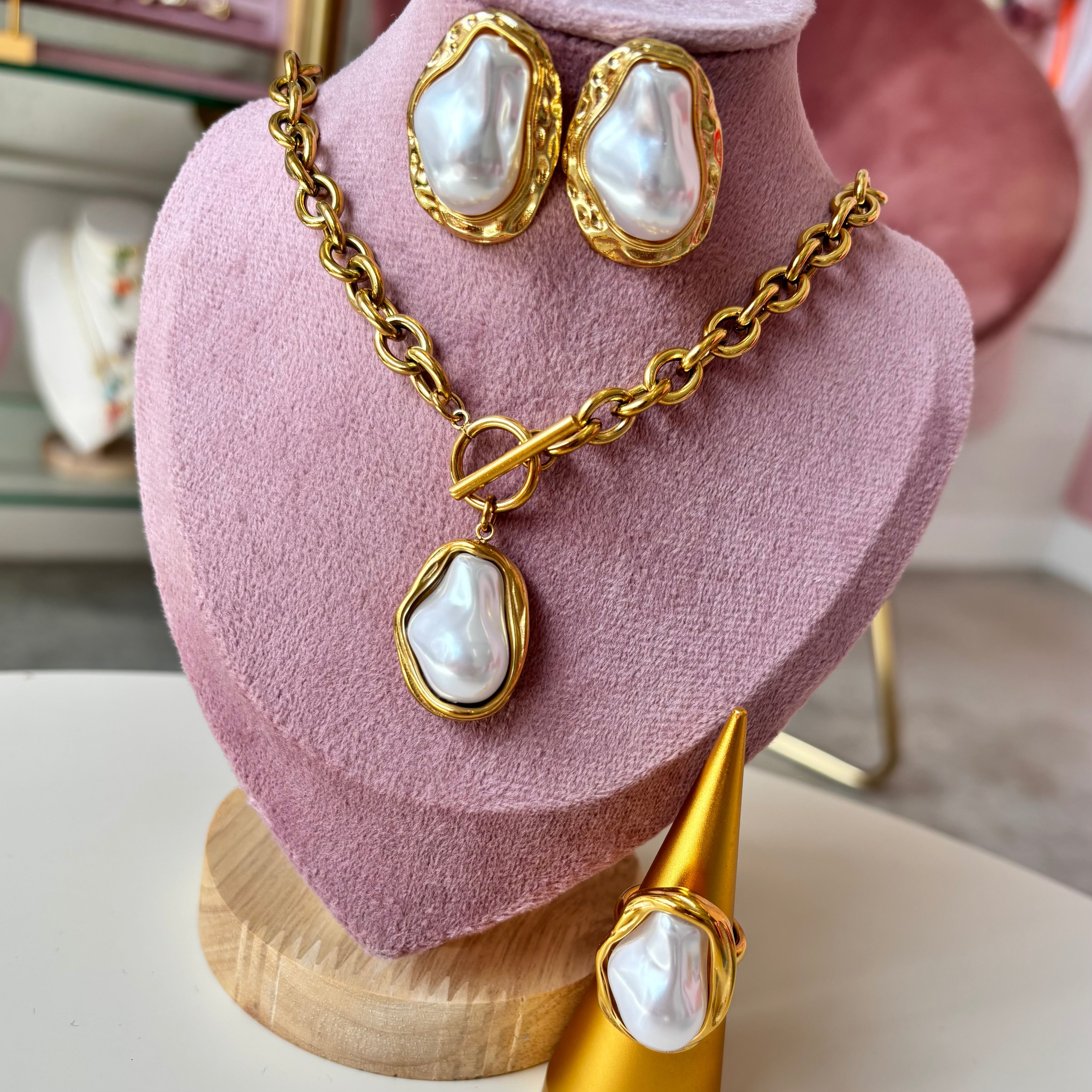 Chunky Stament Pearl Collection