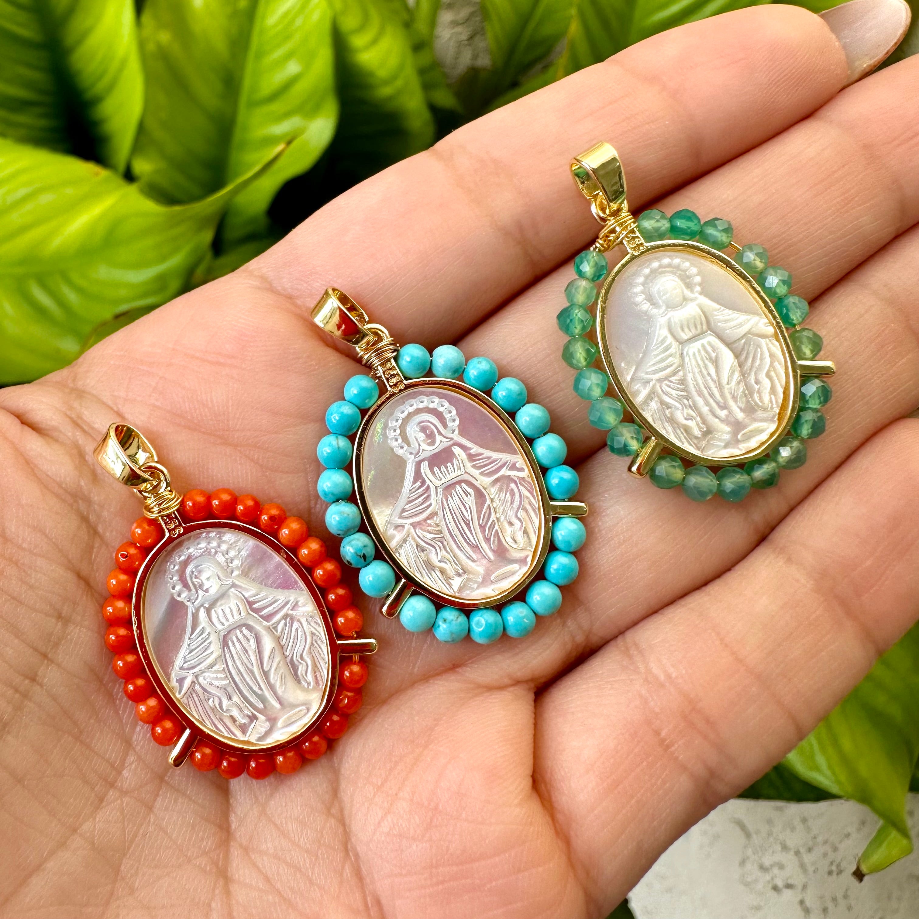 Color Frame Virgen Charms