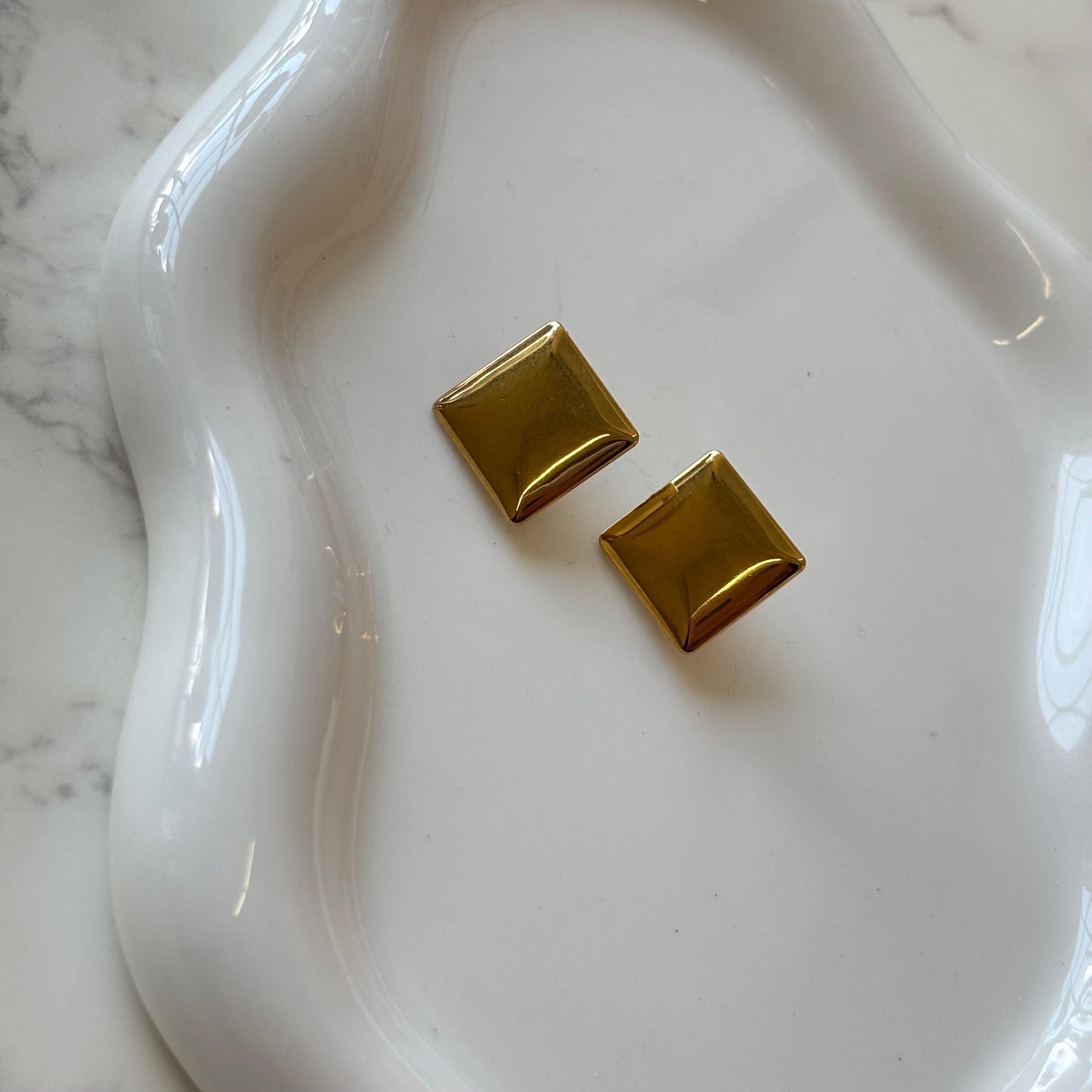Diamond Shape Earring