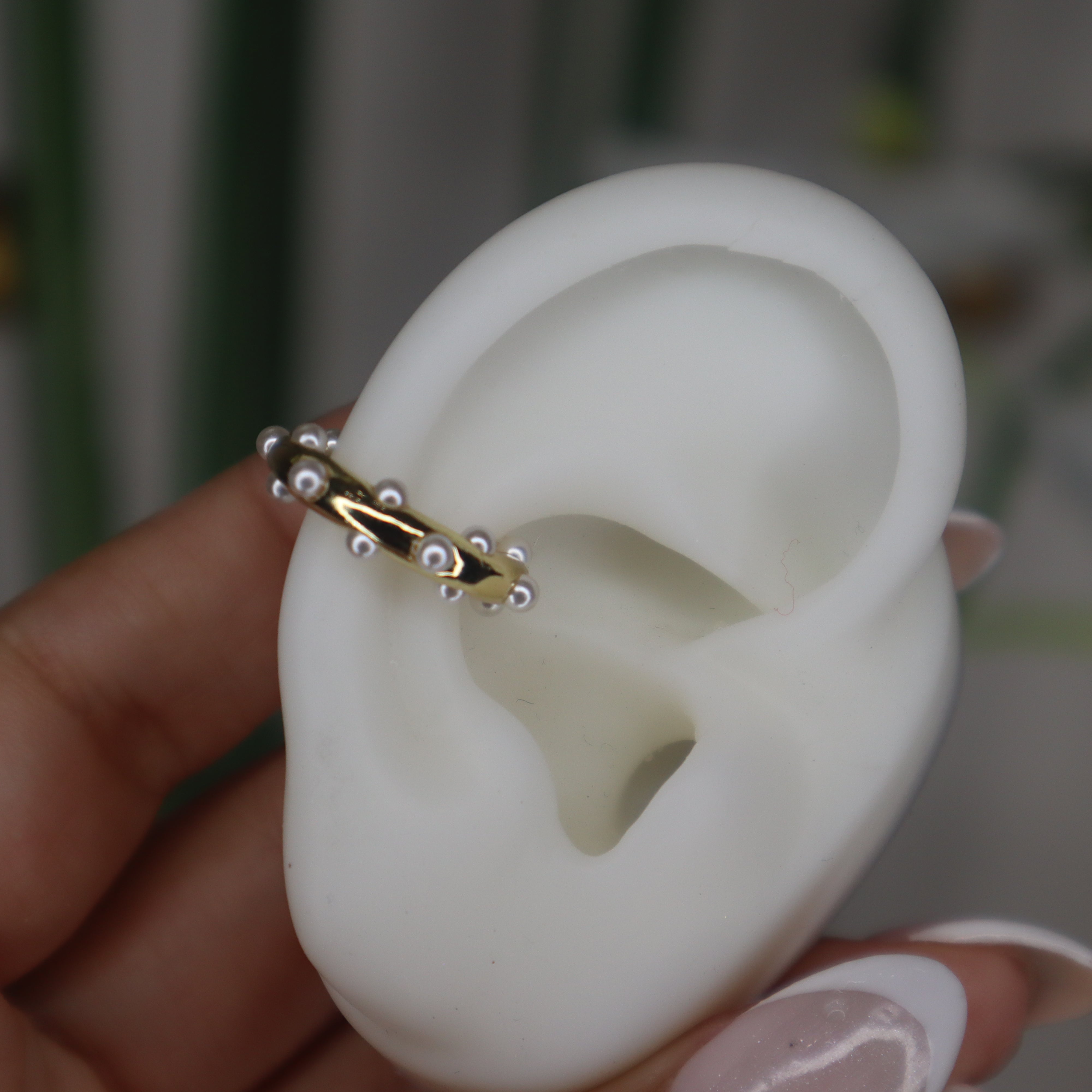 Crater Pearl Earcuff