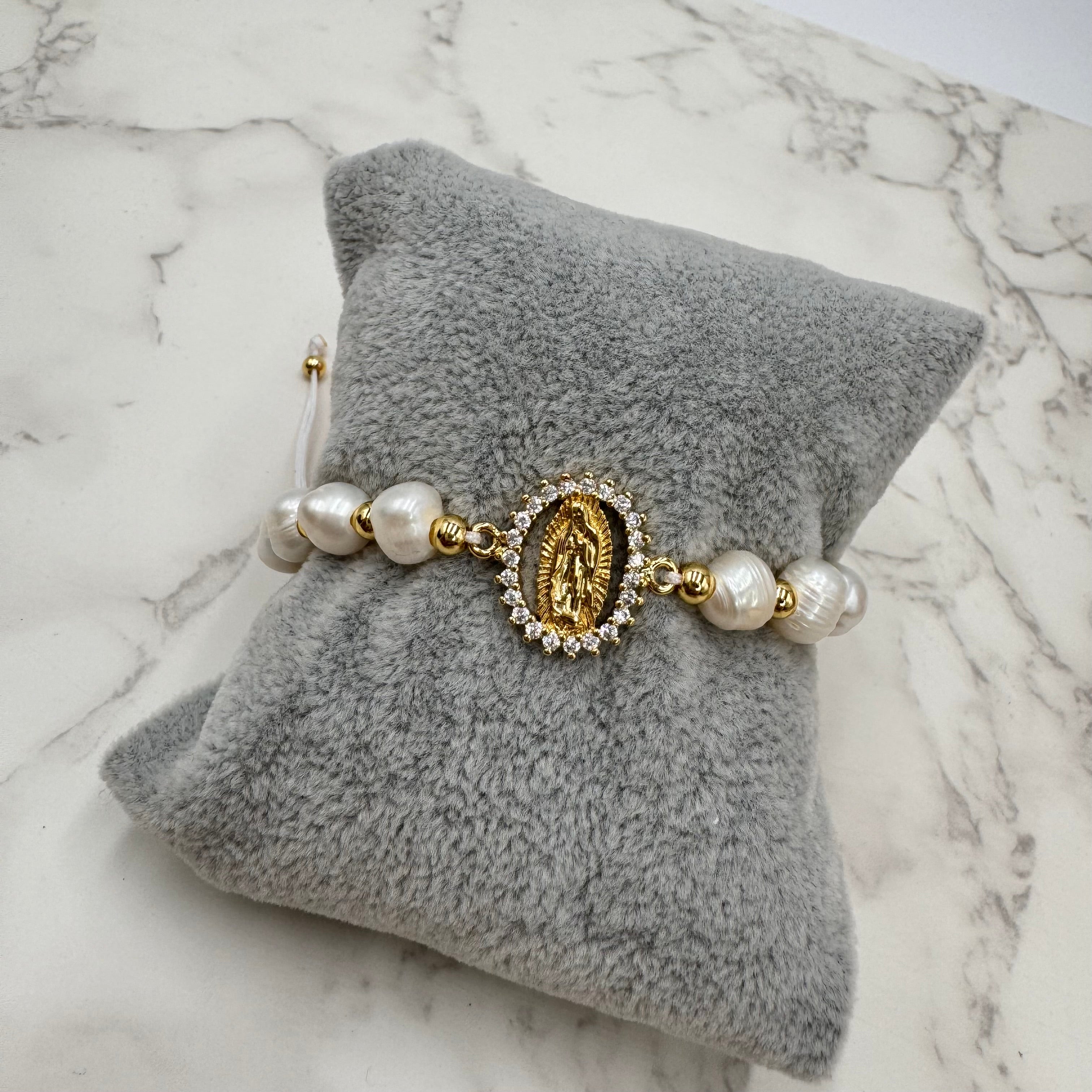 Guadalupe Adjustable Pearls Bracelet