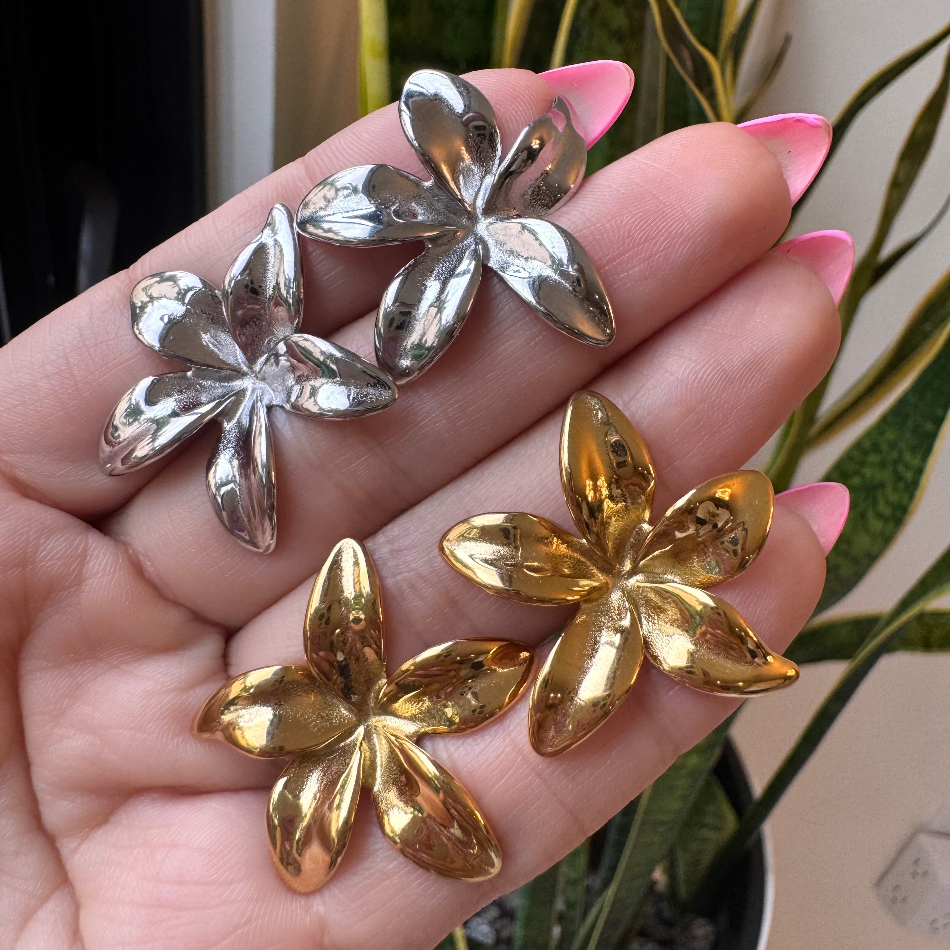 Shinny Flower Earring