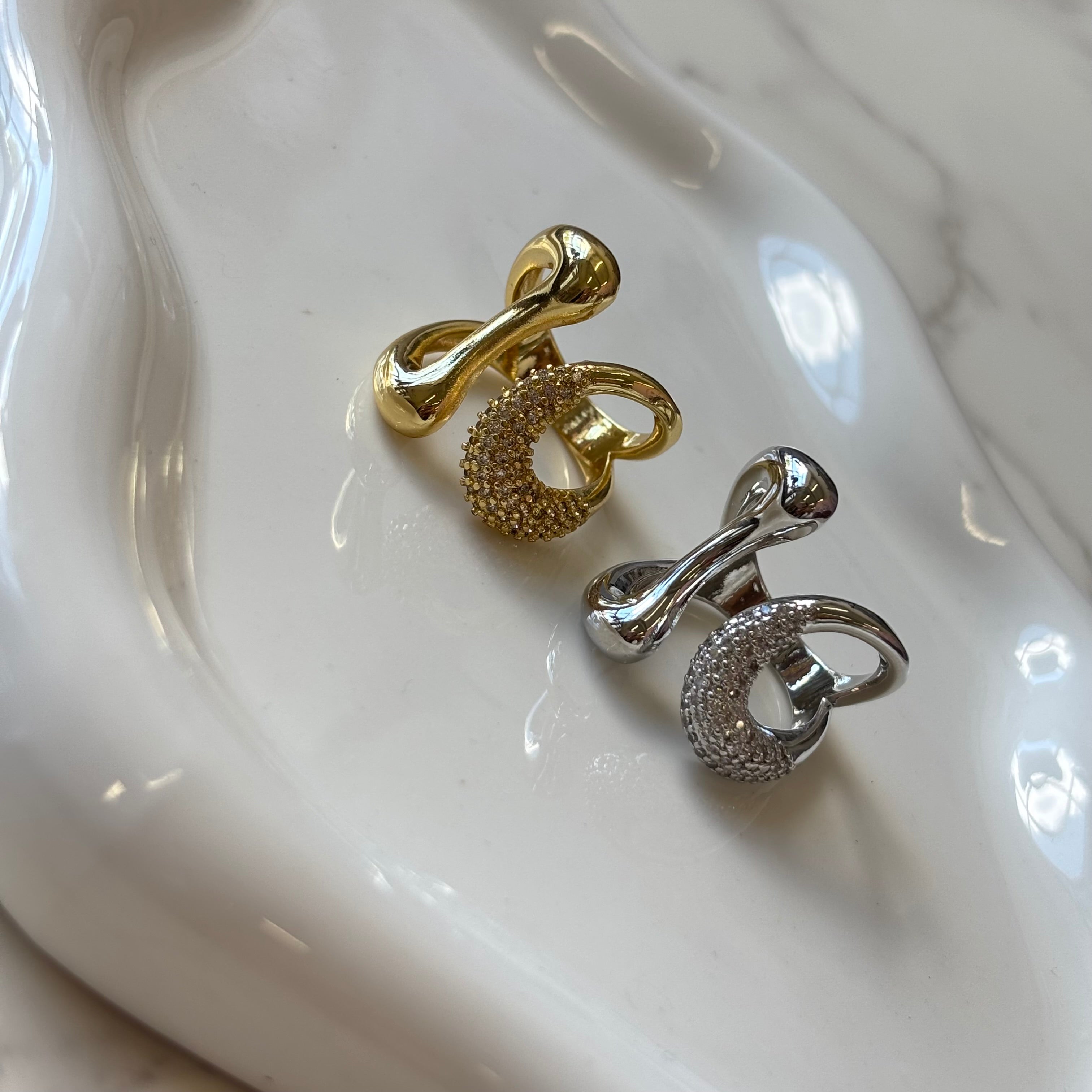 Zirconium Opened Ring