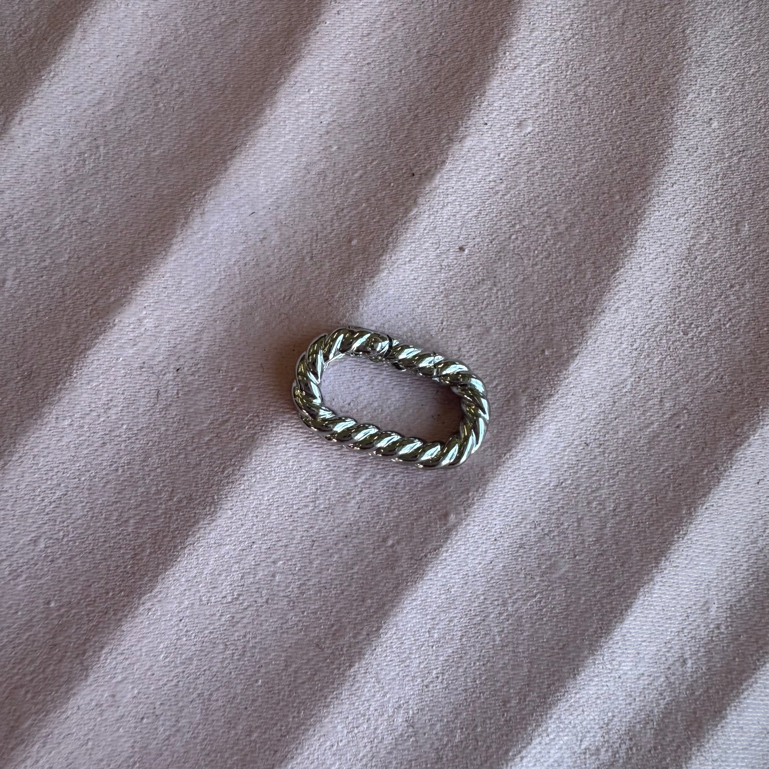 Oval Lock