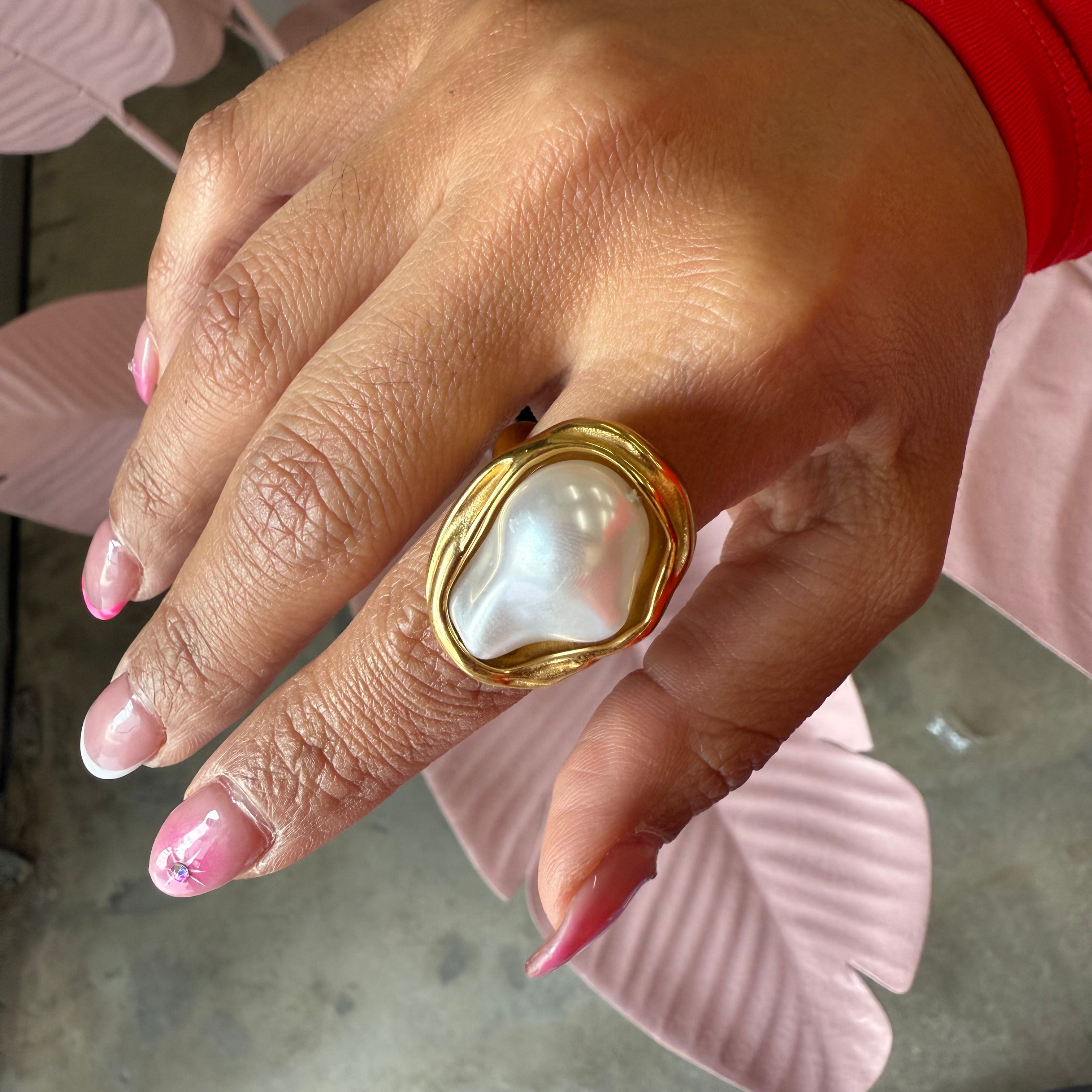 Chunky Stament Pearl Ring