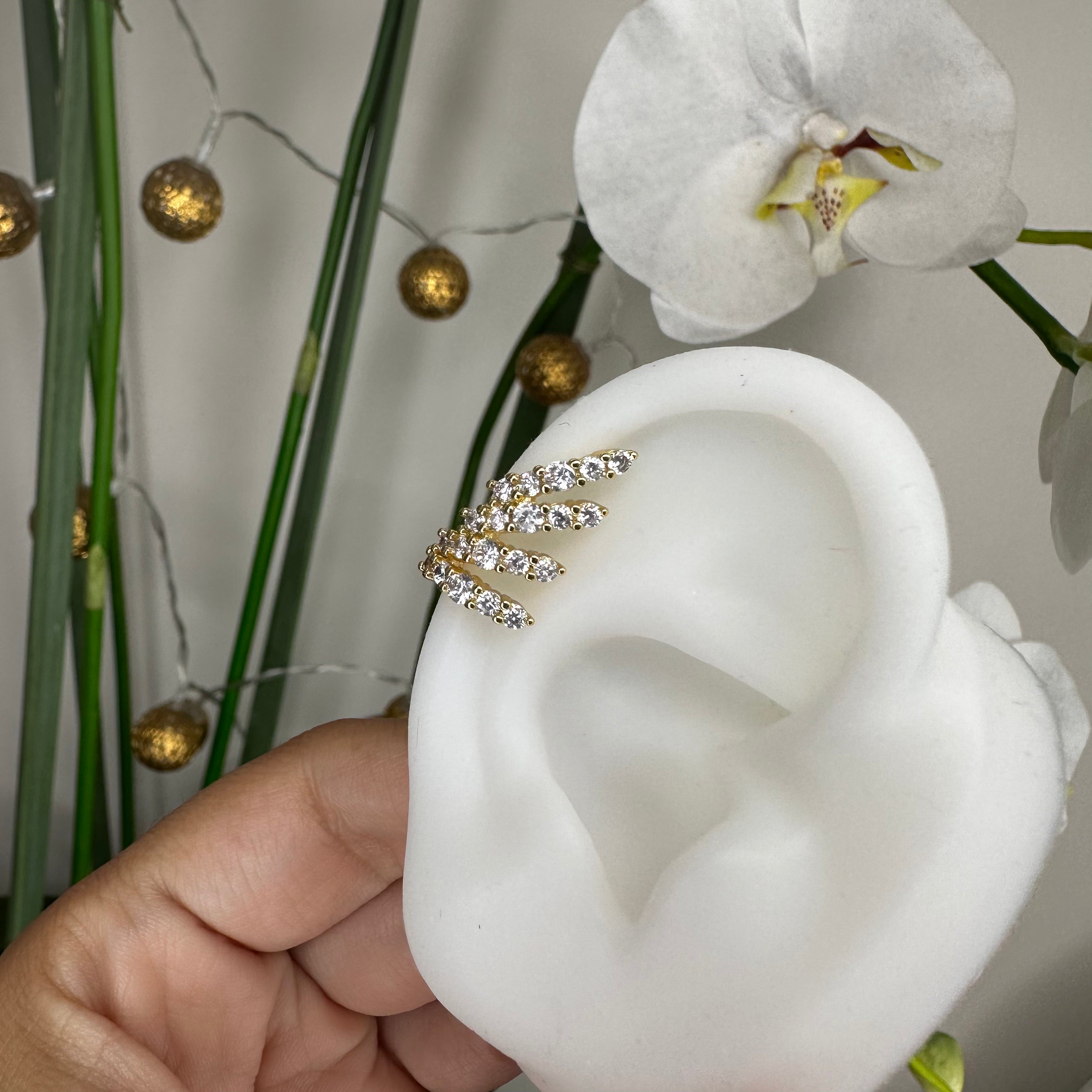 Layer Crystal Earcuff