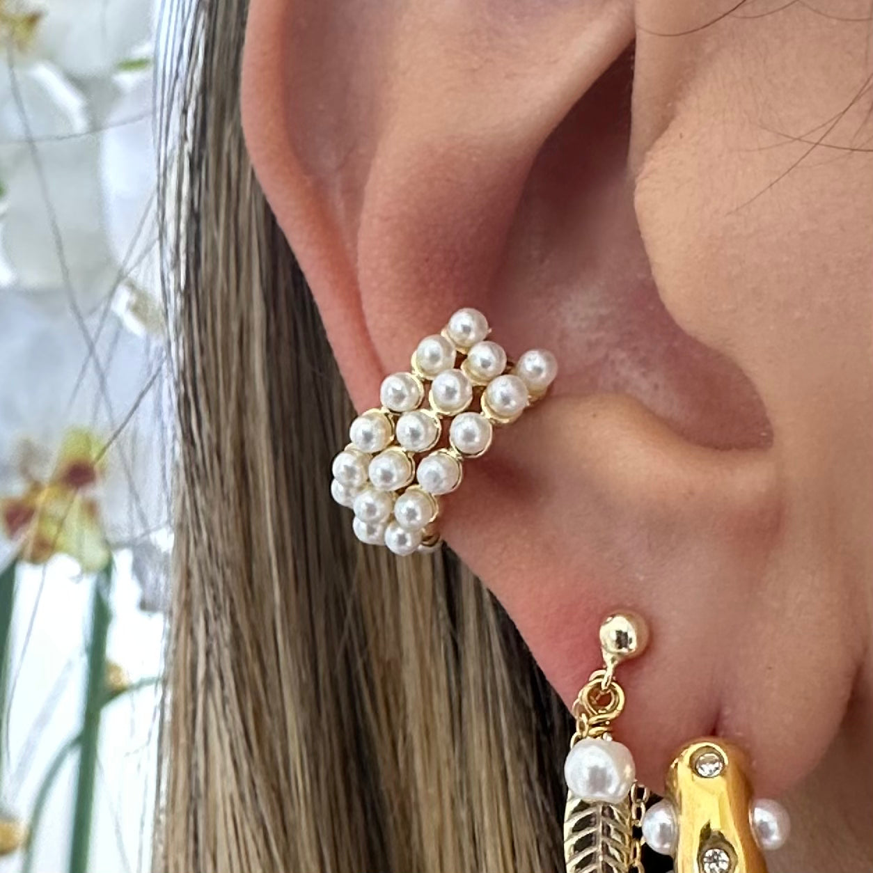 Pearls Earcuff