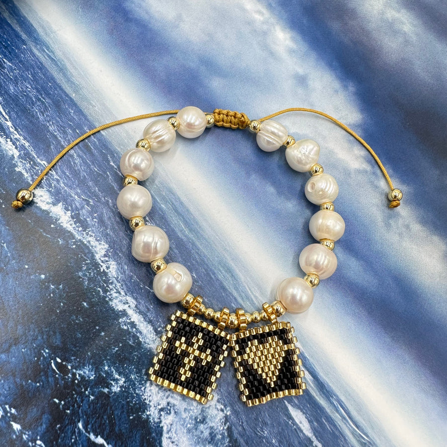 Pearls Escapulario Gold Frame Bracelet