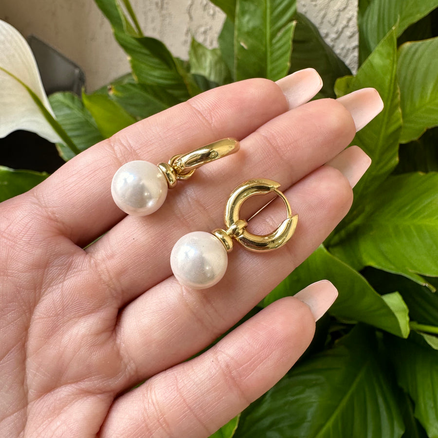 Charm Pearl Hoops