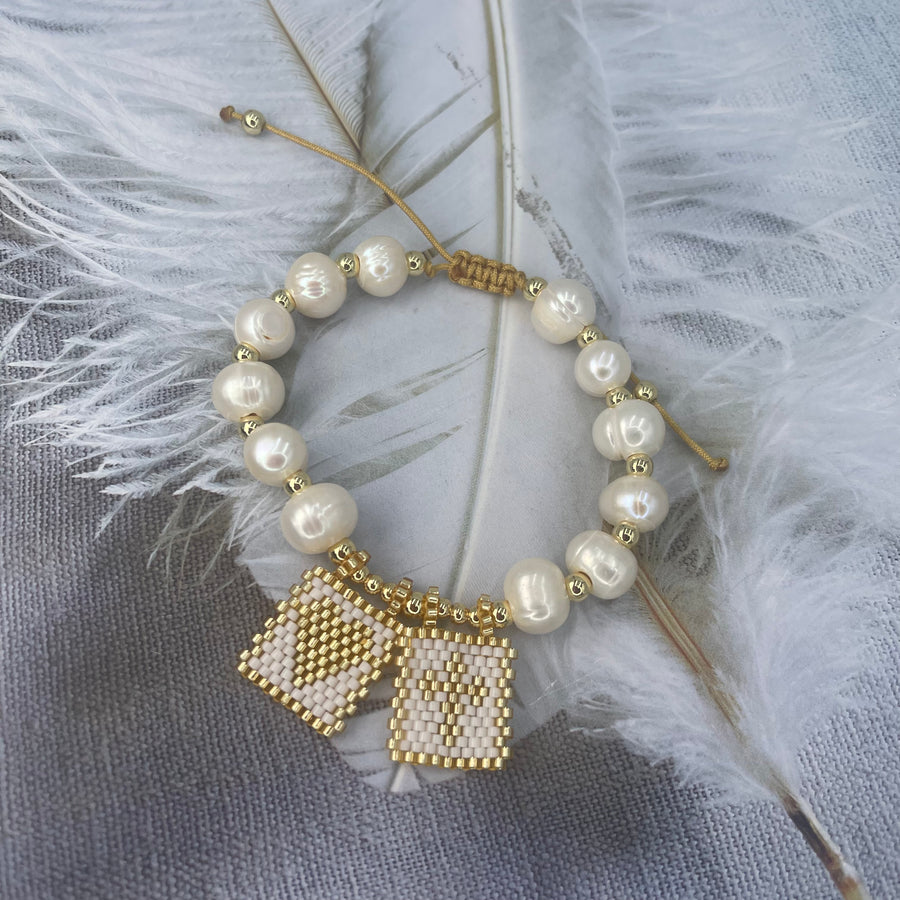 Pearls Escapulario Gold Frame Bracelet