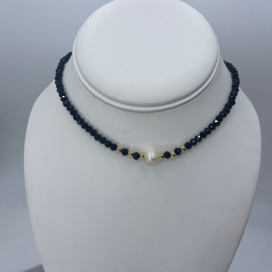 Single Pearl Crystal Choker