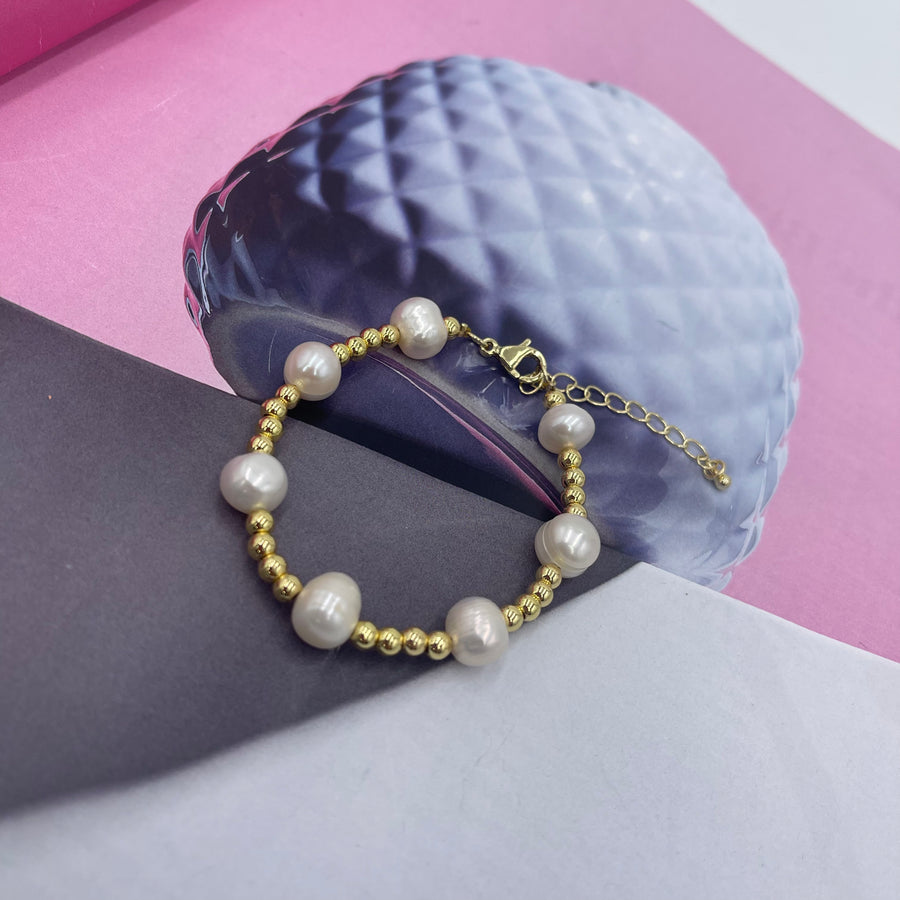 Big Pearls Bracelet