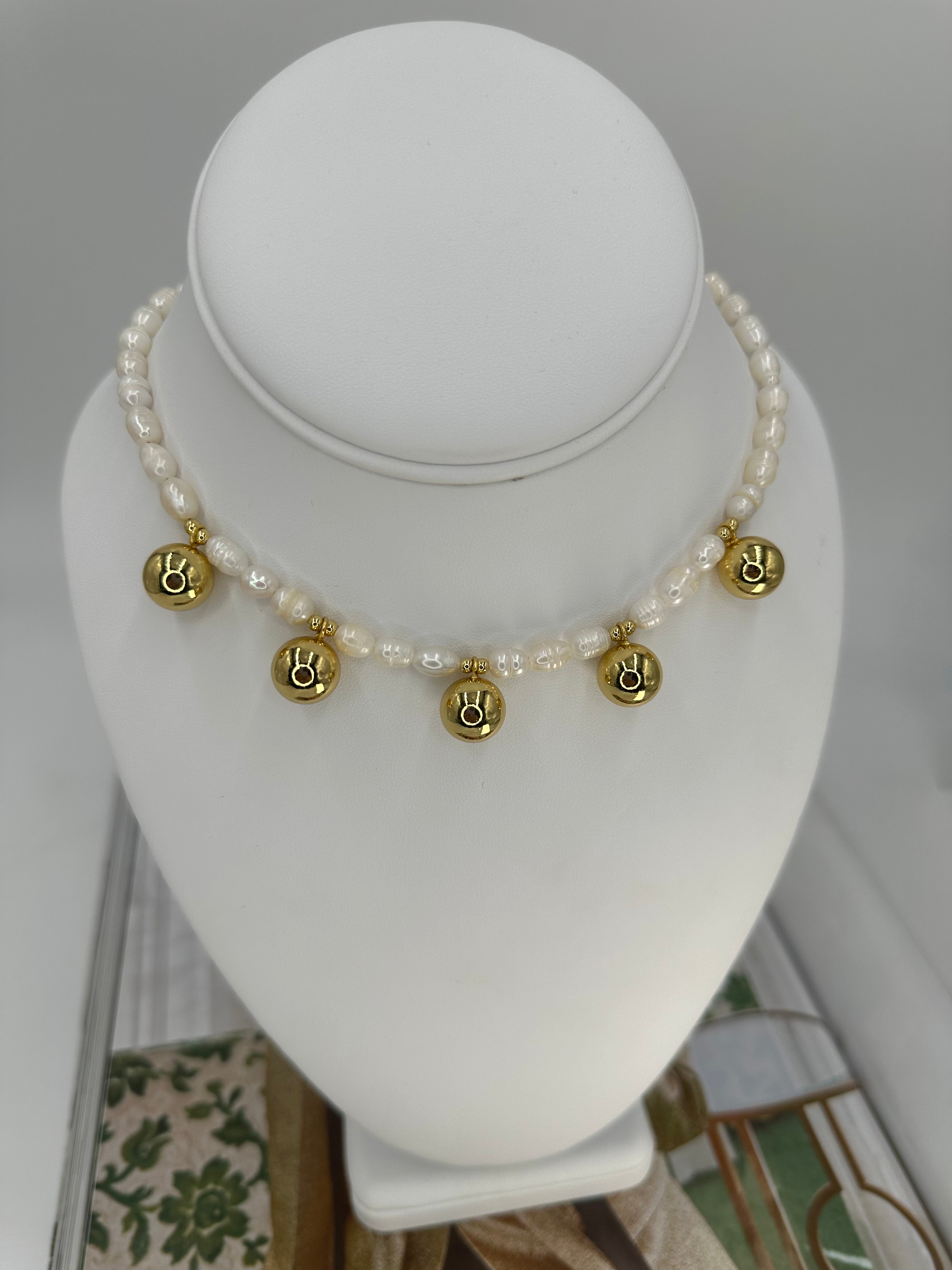 Chunky Gold beads Pearls Necklace