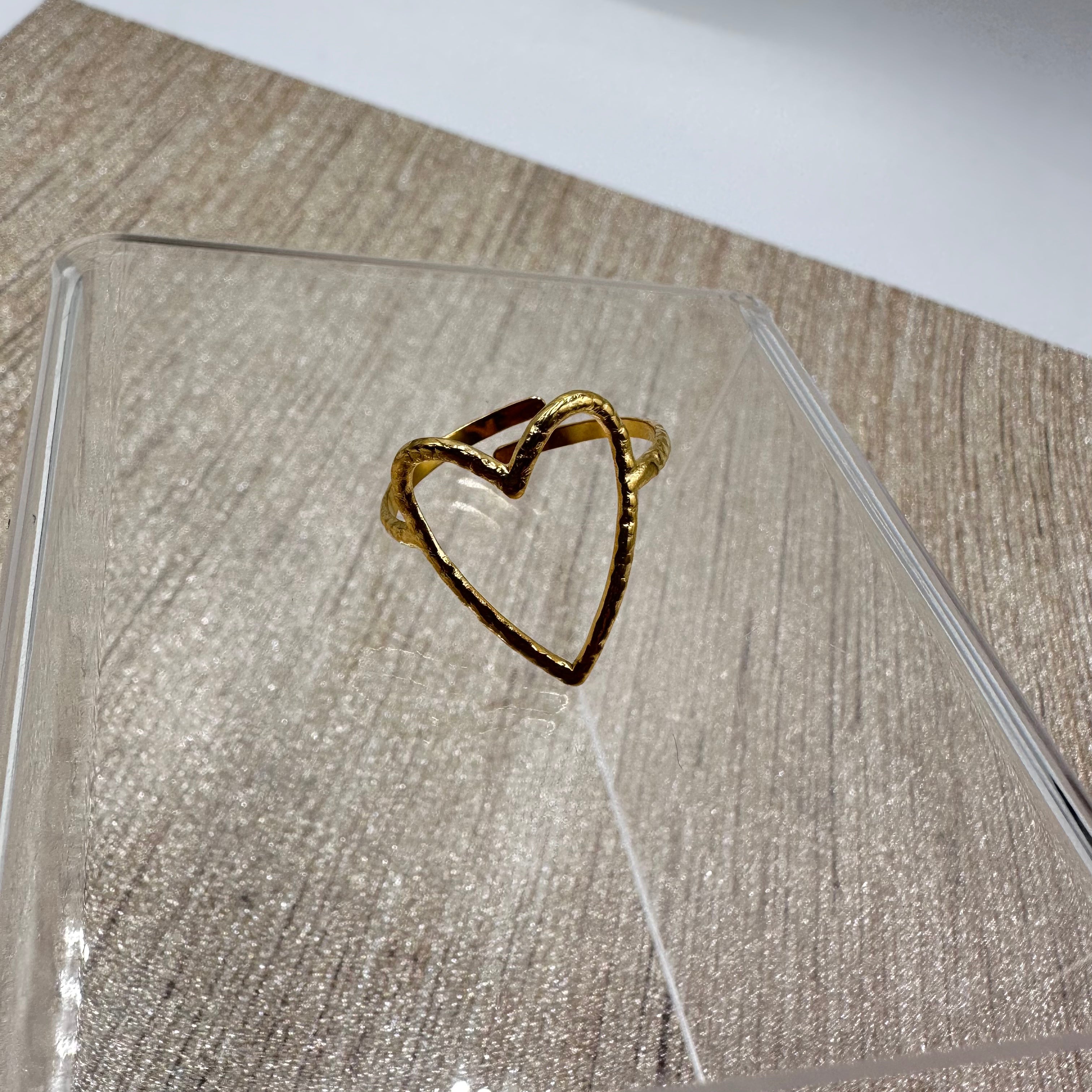 Fantasy Plain Hearts Ring