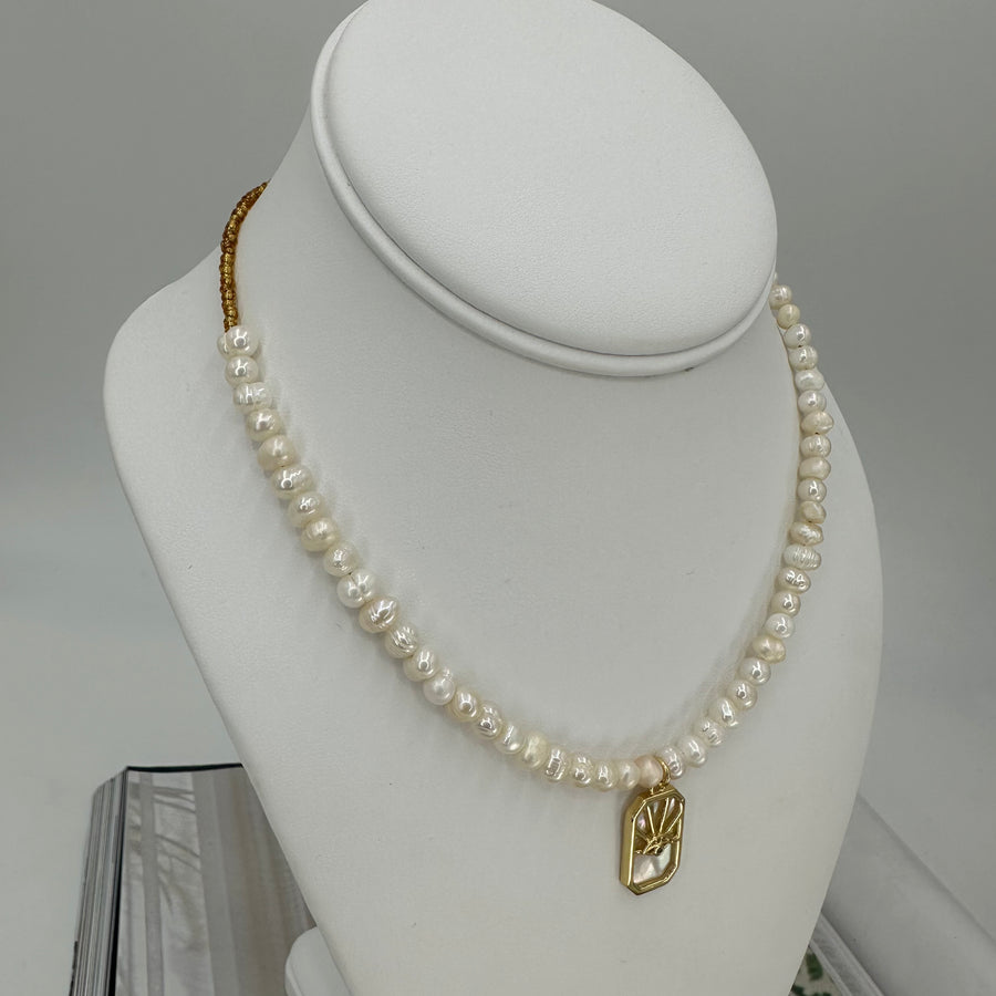 Nacar Pearls Necklace